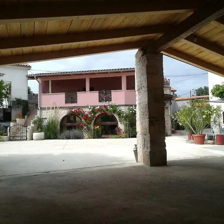 Ferienwohnung Jolly Premantura Exterior foto